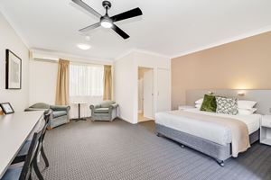 Elizabeth Motor Inn Adamstown Standard Queen Room