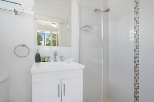 A Bathroom at Mayfield Short Stay Apartments.