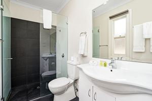 The Ensuite off the Main Bedroom at Cooks Hill Cottage.