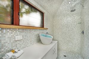 The Ensuite to the Main Bedroom of Oceanview Terrace.