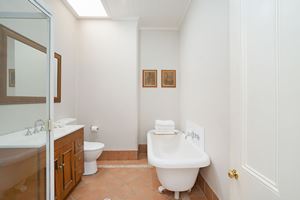 Bathroom - Vista Apartment