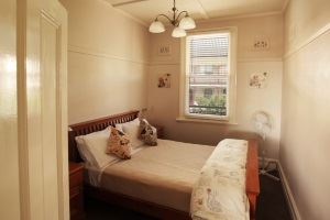 The second bedroom in the Vista Apartment.